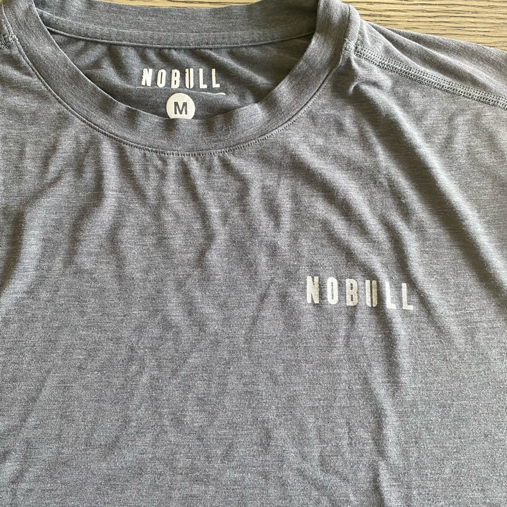 Mens NoBull t-shirt size medium